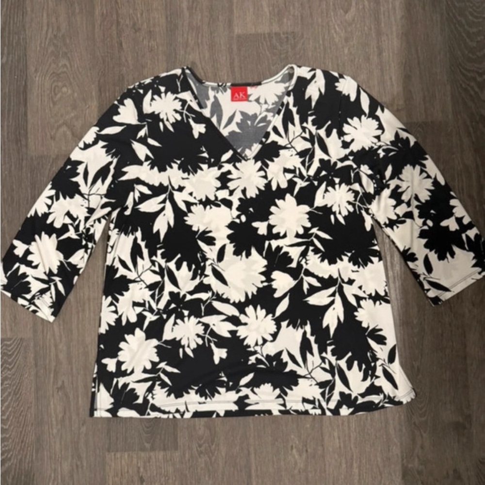 Anne Klein Black and White Floral Blouse